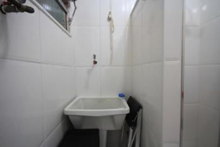 Room 13 of 26
