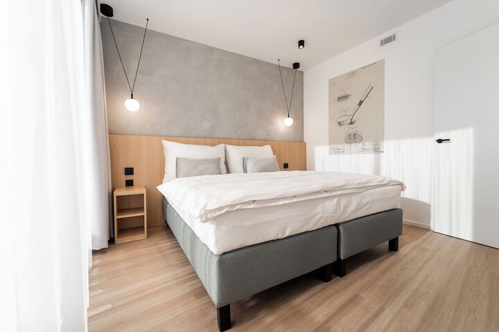 Room 4 of 49