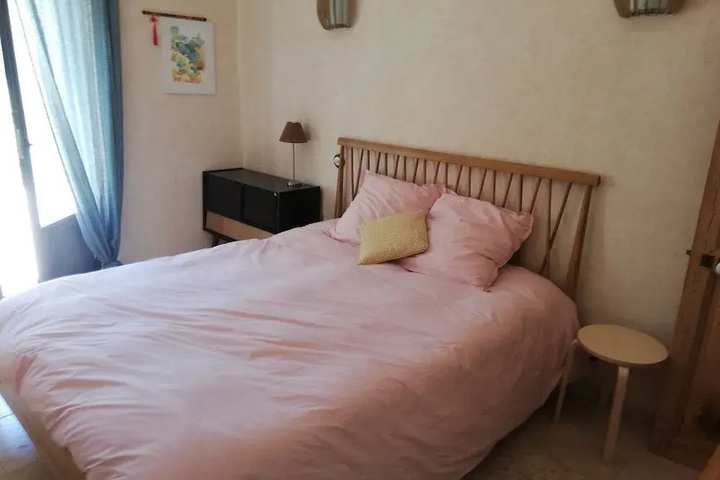 Room 4 of 13