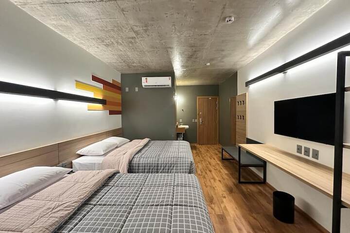Room 7 of 25