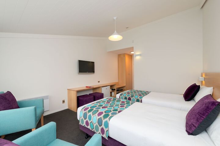 Room 12 of 36