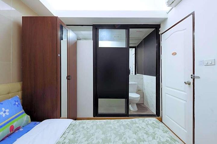 Room 1 of 16