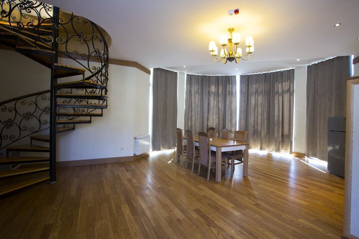 Room 42 of 160