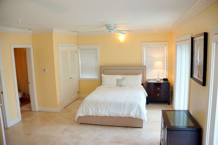 Room 3 of 60
