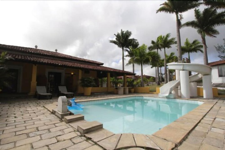 Hotel with Pool