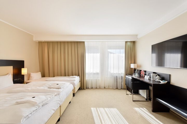 Room 26 of 45