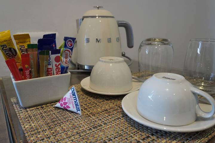 Breakfast/Coffee Service 12 of 27