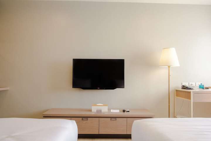 Room 15 of 80