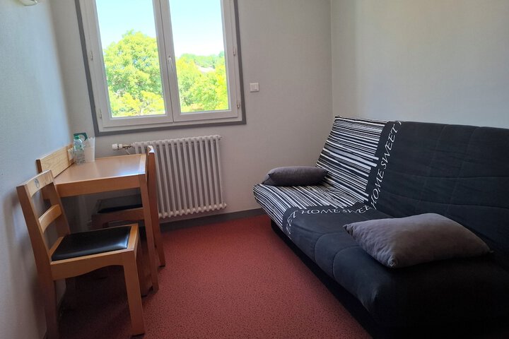 Room 11 of 20