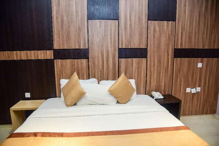 Room 17 of 78