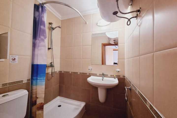 Room 72 of 137