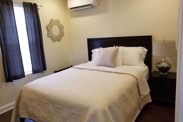 Room 5 of 16