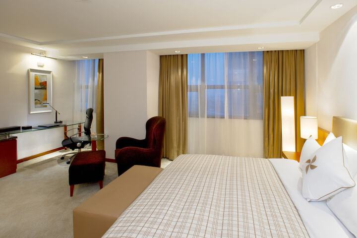 Room 9 of 22