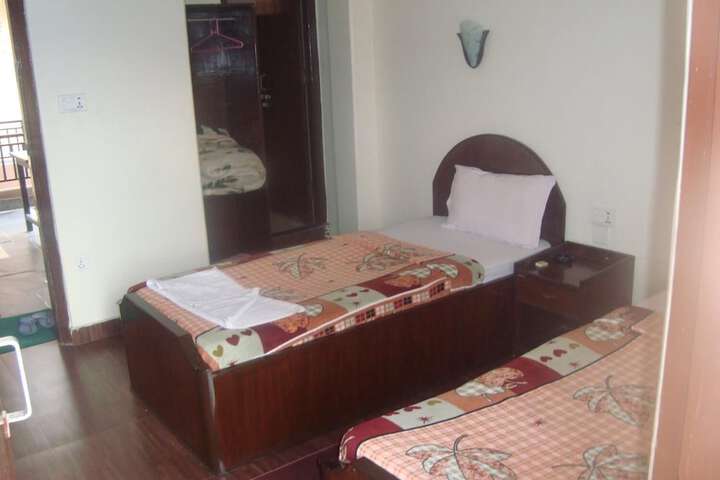 Room 18 of 37