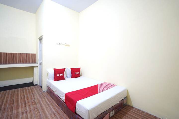 Room 13 of 27