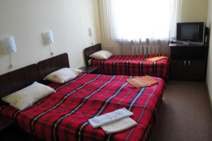 Room 3 of 27