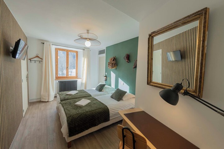 Room 2 of 11