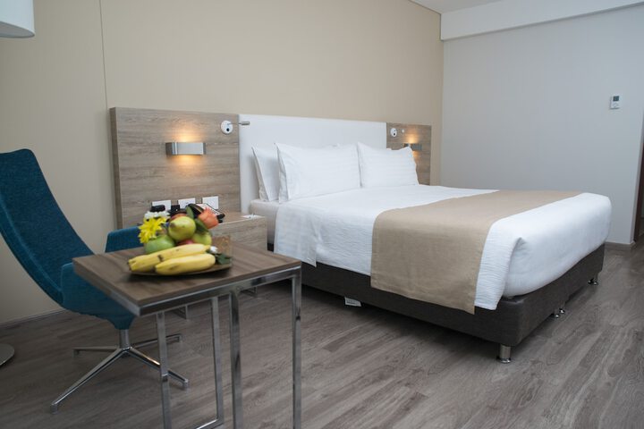 Room 18 of 103