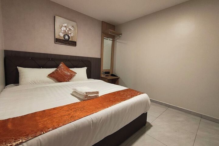 Room 13 of 60