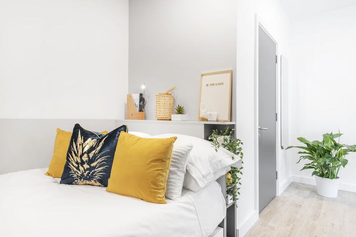 Room 9 of 31