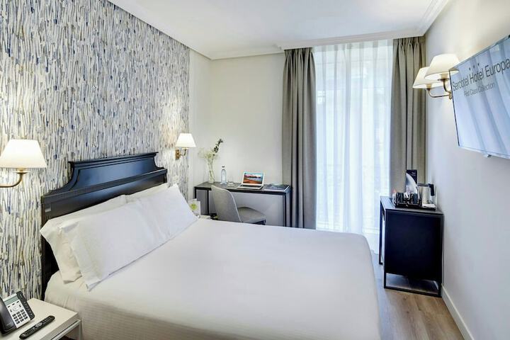 Room 70 of 118