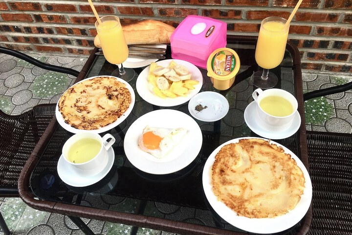 Breakfast/Coffee Service 60 of 104