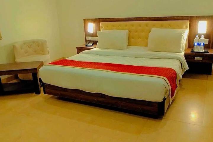 Room 7 of 28