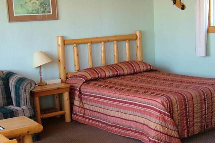 Room 3 of 37