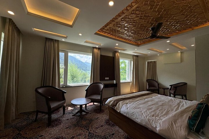Room 10 of 47