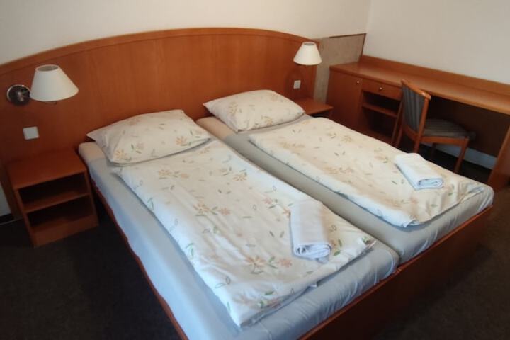 Room 14 of 88