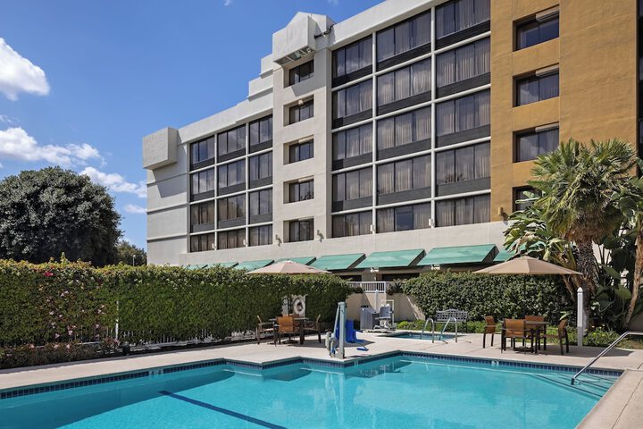 Hotel with Pool