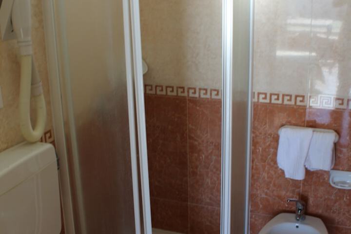 Room 47 of 121