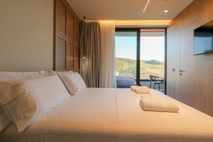 Room 52 of 165