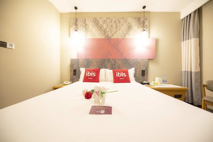 Room 21 of 38