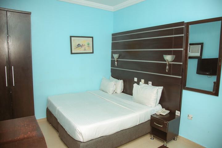 Room 8 of 44