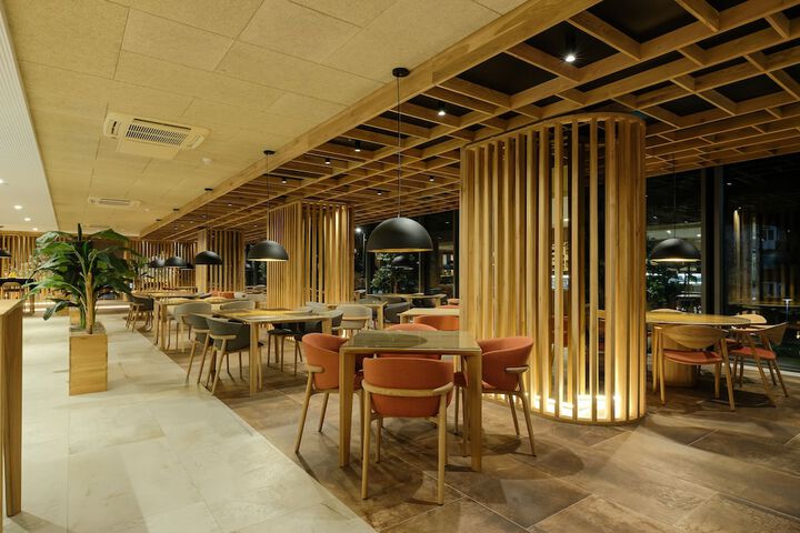Dining 74 of 103