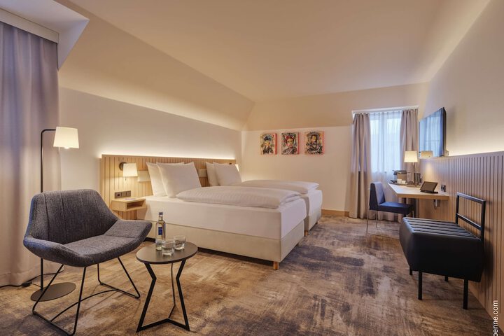 Room 11 of 29
