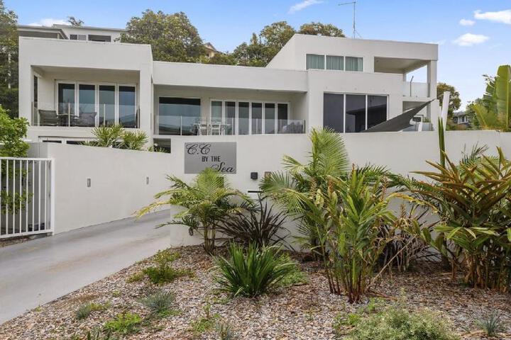 Beachfront by the CC - Plunge Pool Beach, Pets, 3Bed, 3Bath