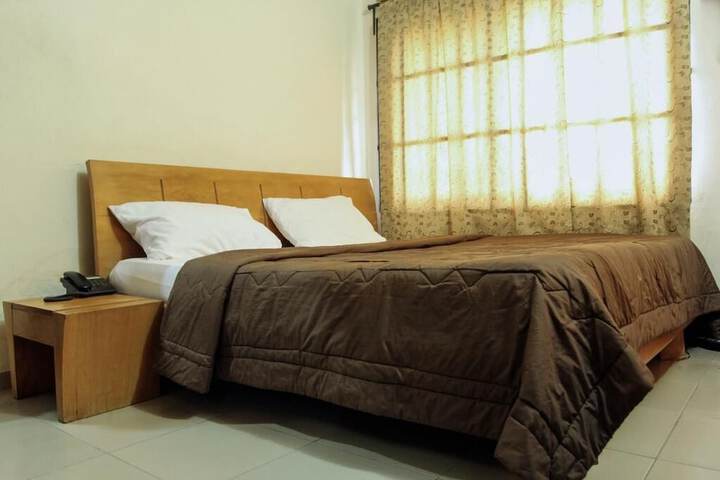 Room 4 of 15