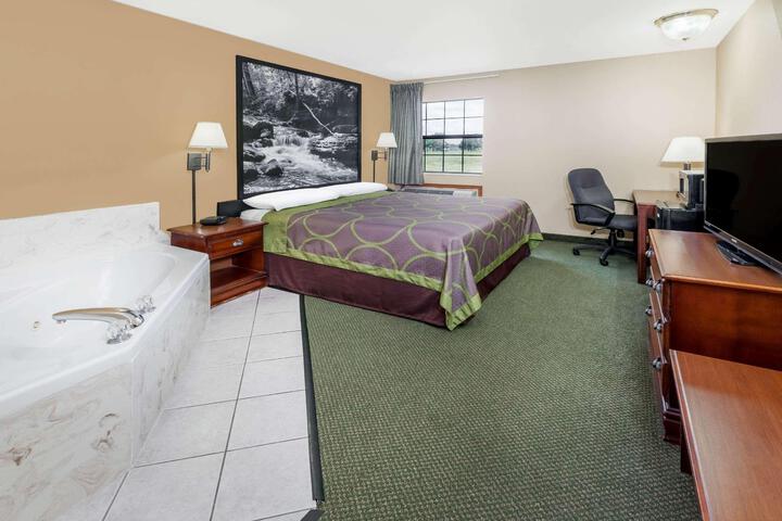1 King Bed (2 of 10)