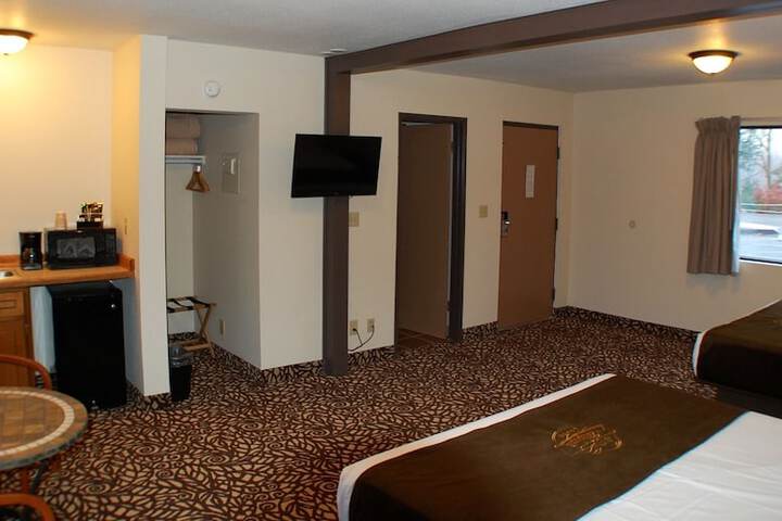 Room 3 of 33