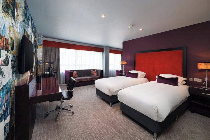 Room 49 of 100