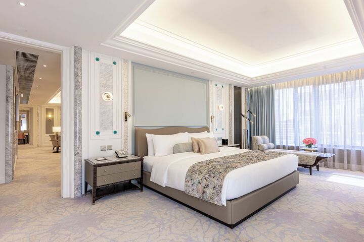 Room 35 of 72