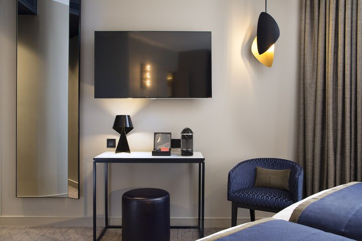 Room 9 of 35