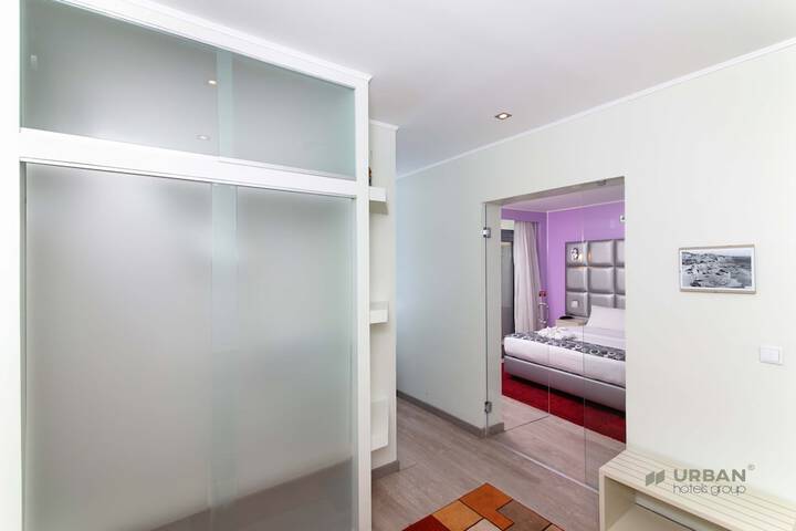 Room 12 of 69