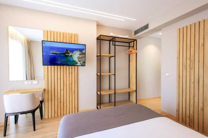 Room 46 of 96