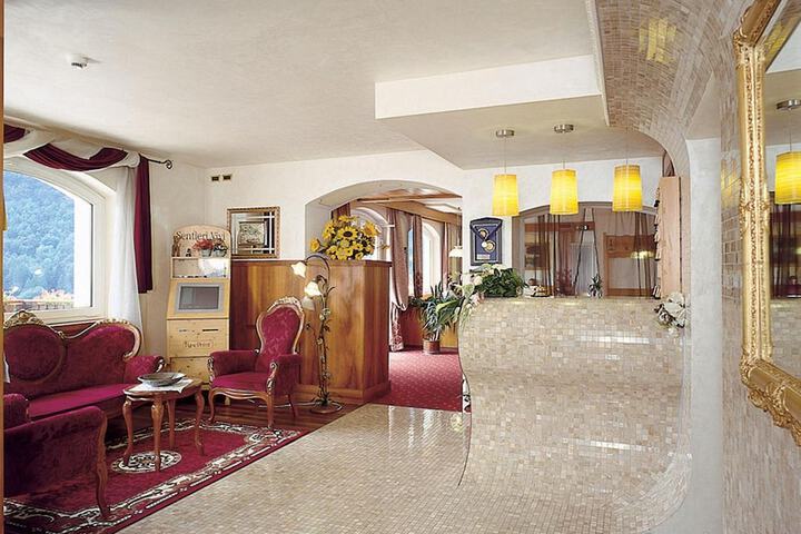 Hotel Interior 4 of 46