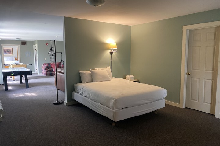 1 Queen Bed (15 of 80)