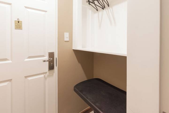 Room 10 of 29