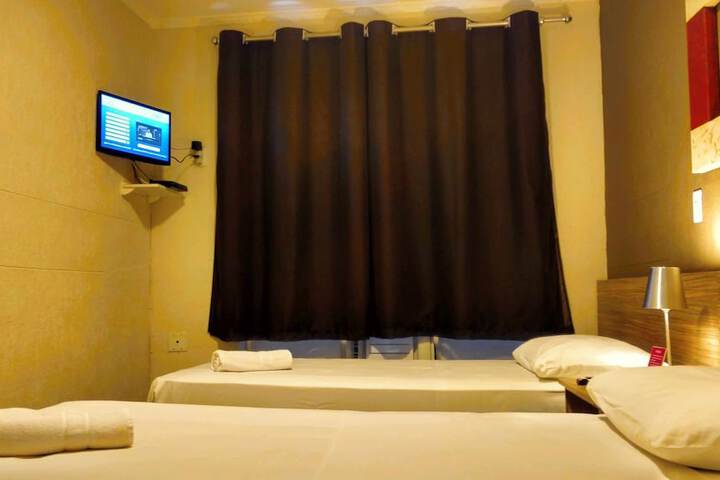 Room 20 of 39